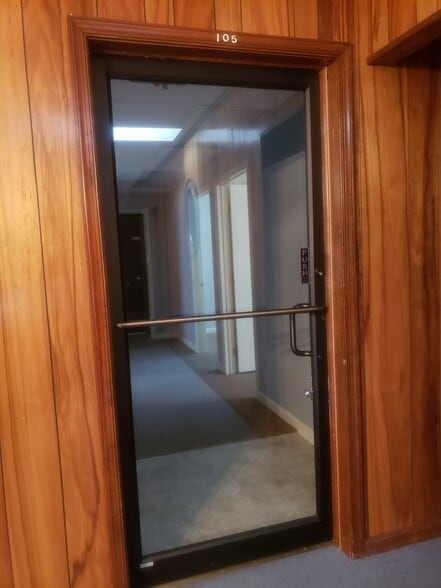 More Photos Of 21945 Three Notch Rd, Lexington Park Office For Lease