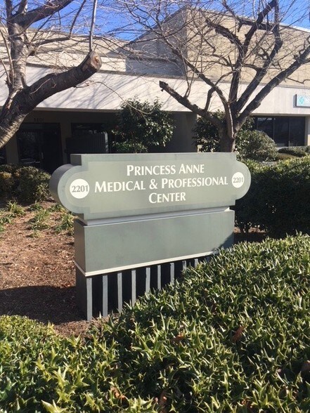 More Photos Of 2201 Charles St, Fredericksburg Medical For Lease