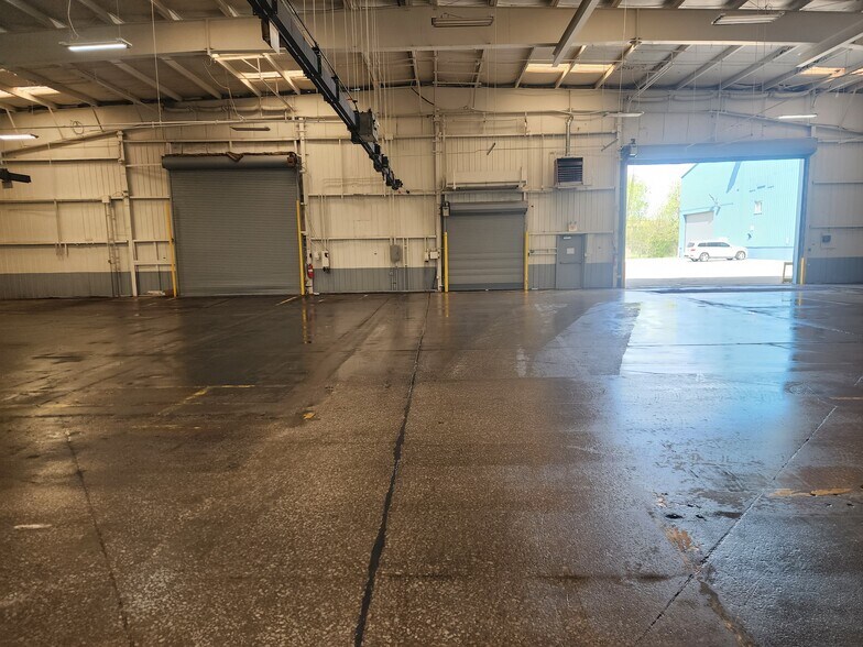 More Photos Of 1100 W 119th St, Chicago Warehouse For Lease
