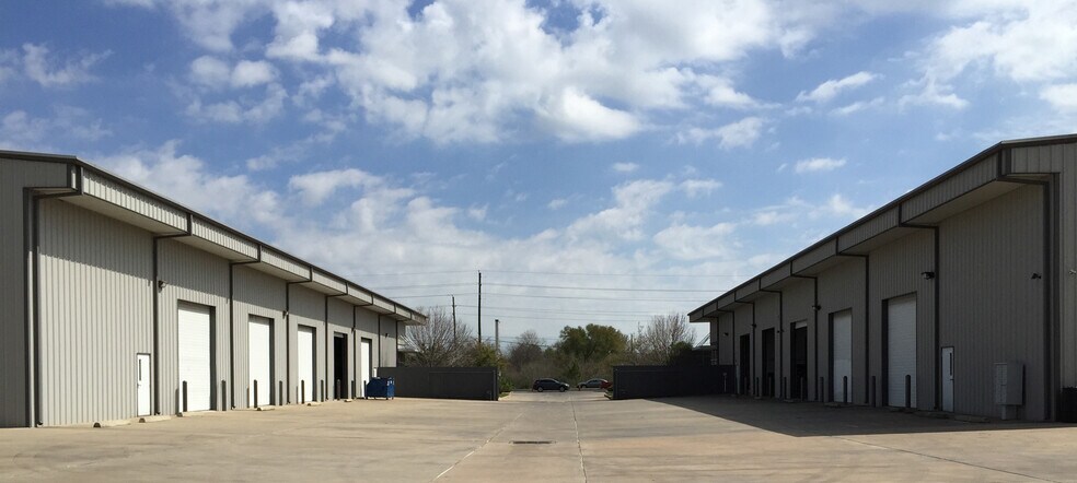 More Photos Of 5275 Barker Cypress Rd, Houston Unknown For Lease