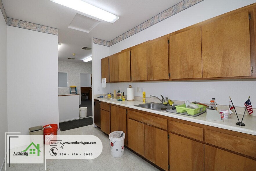 More Photos Of 1849 Keystone Ct, Redding Specialty For Lease