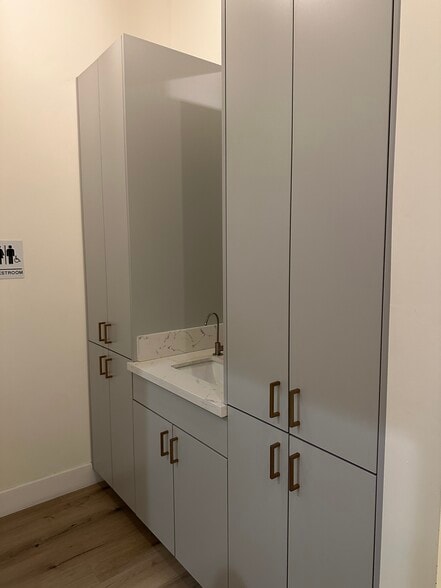 More Photos Of 7472-7474 Melrose Ave, Los Angeles Storefront For Lease