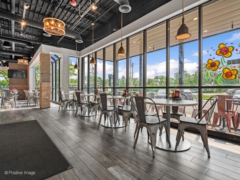 More Photos Of 720 E Rand Rd, Mount Prospect Fast Food For Sale