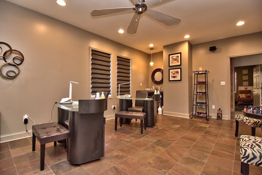 More Photos Of 924 S Main Ave, Scranton General Retail For Sale