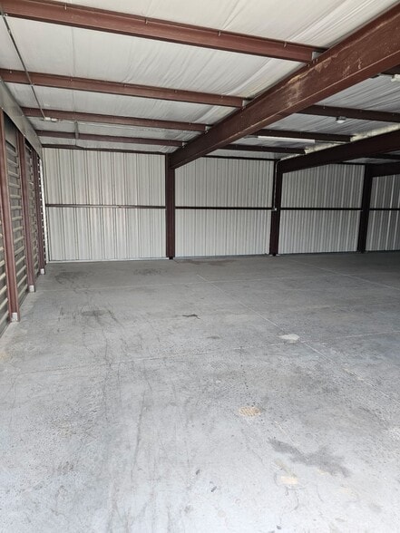 More Photos Of 2115 S US Hwy 27, Clermont Self Storage For Lease