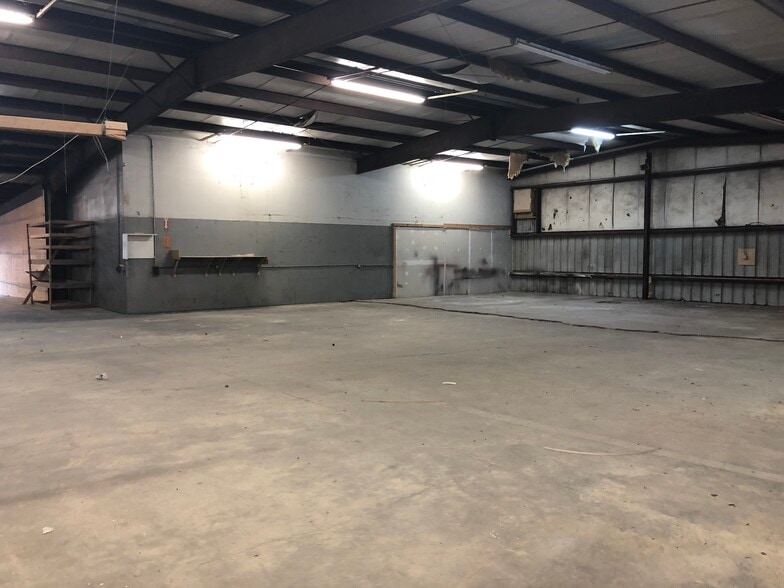 More Photos Of 3511 Century Blvd, Lakeland Warehouse For Lease