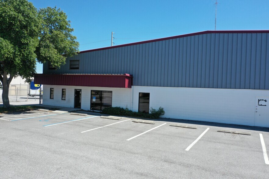 Primary Photo Of 425 Roberts Rd, Oldsmar Warehouse For Lease