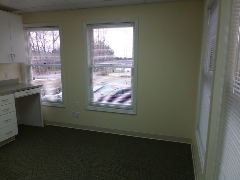 More Photos Of 401 Gilford Ave, Gilford Medical For Sale