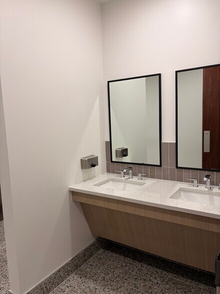 More Photos Of 1485 Richardson Dr, Richardson Unknown For Lease