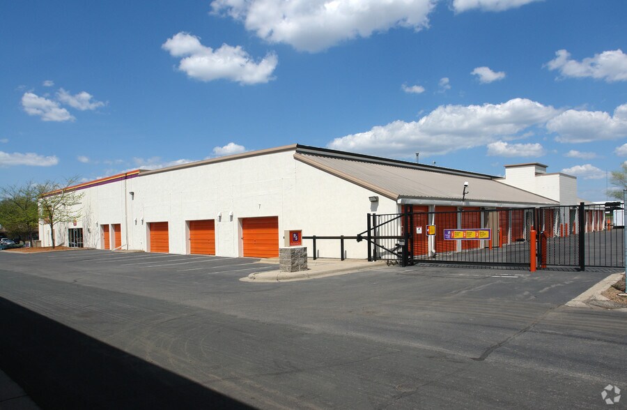 More Photos Of 9033 Lyndale Ave S, Bloomington Self Storage For Lease