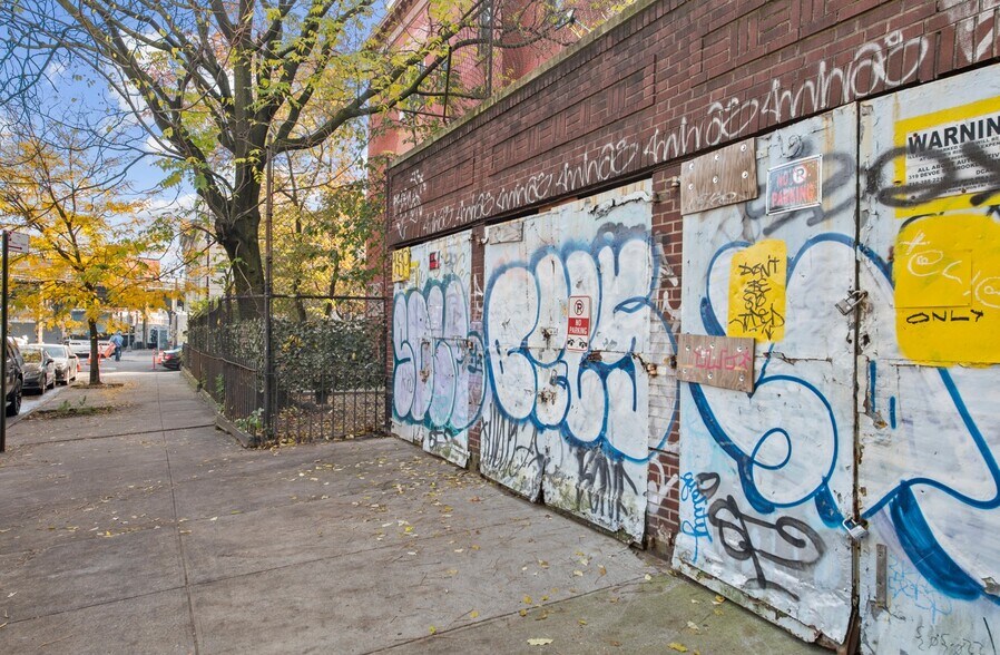 More Photos Of 14 Stuyvesant Ave, Brooklyn Apartments For Sale