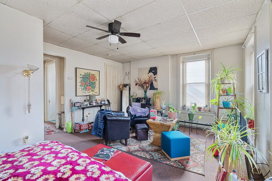 More Photos Of 962 W Hamilton St, Allentown Storefront Retail Residential For Lease