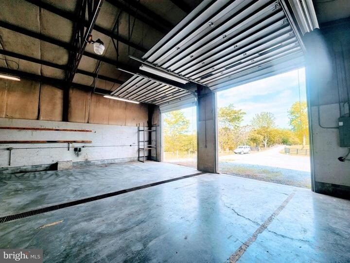 More Photos Of 215 Burkharts ln, Martinsburg Flex For Lease