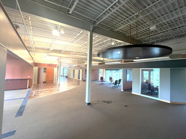 More Photos Of 2655 Research Park Dr, Fitchburg Office For Sale