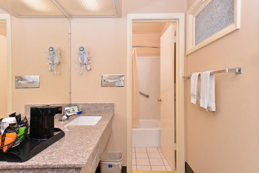 More Photos Of 2830 US Highway 160 W, Monte Vista Hotel For Sale