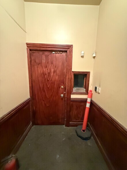 More Photos Of 4541-4545 39th St, Long Island City Warehouse For Lease