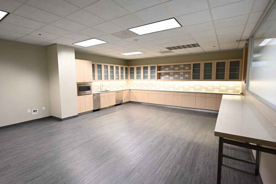 More Photos Of 16055 Space Center Blvd, Houston Office For Lease