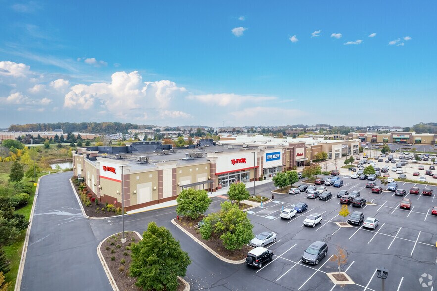 More Photos Of 950 N Port Washington Rd, Grafton Unknown For Lease