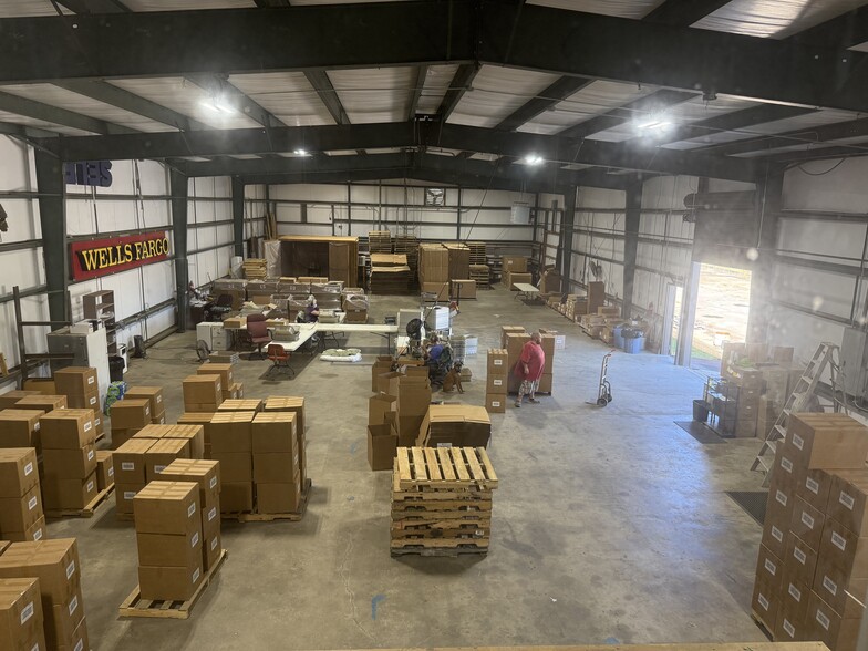 More Photos Of 25 Burley Dr, Hartsville Warehouse For Lease