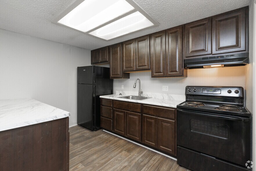 More Photos Of 8619 N Davis Hwy, Pensacola Apartments For Sale