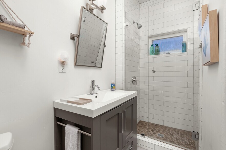 More Photos Of 818 Portsmouth Ct, San Diego Multifamily For Sale