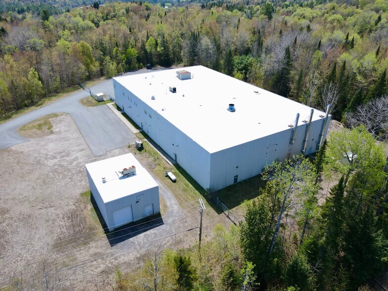 More Photos Of 1227 Industrial Pky, Saint Johnsbury Industrial For Lease