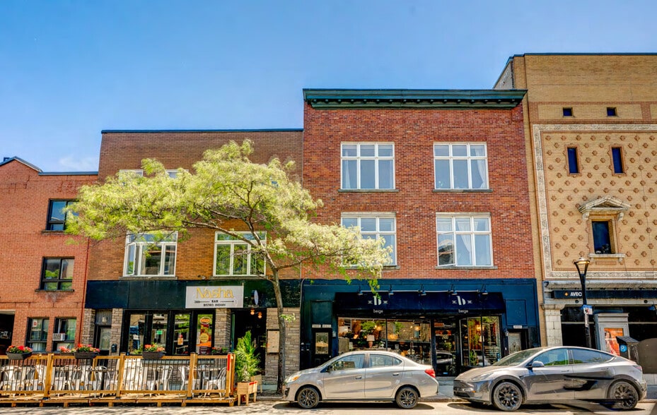 More Photos Of 2470-2472 Rue Notre-Dame O, Montréal Storefront Retail Residential For Lease