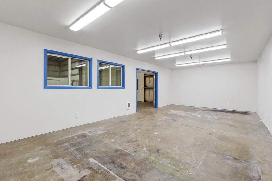 More Photos Of 1718 SE 8th Ave, Camas Warehouse For Sale