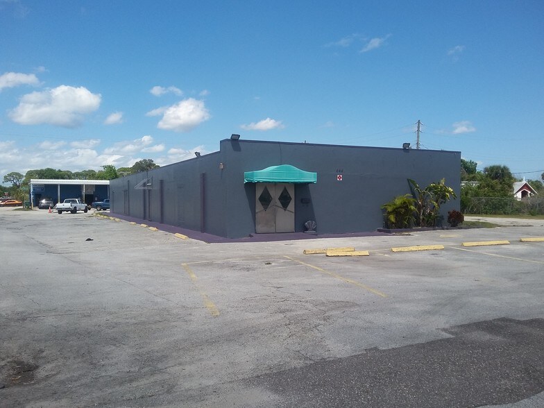 More Photos Of 644 King St, Cocoa Restaurant For Sale