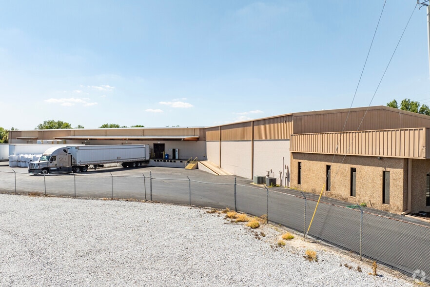 Primary Photo Of 101 Wayne Pl, Tampa Warehouse For Lease