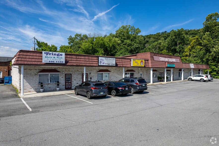 Primary Photo Of 4020-4036 Fort Henry Dr, Kingsport General Retail For Lease