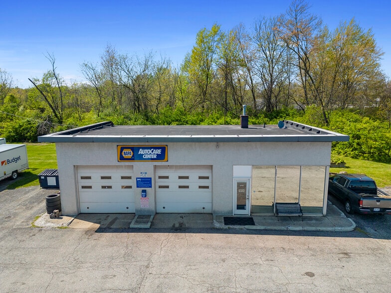 More Photos Of 3363 Broadway, Grove City Auto Repair For Sale