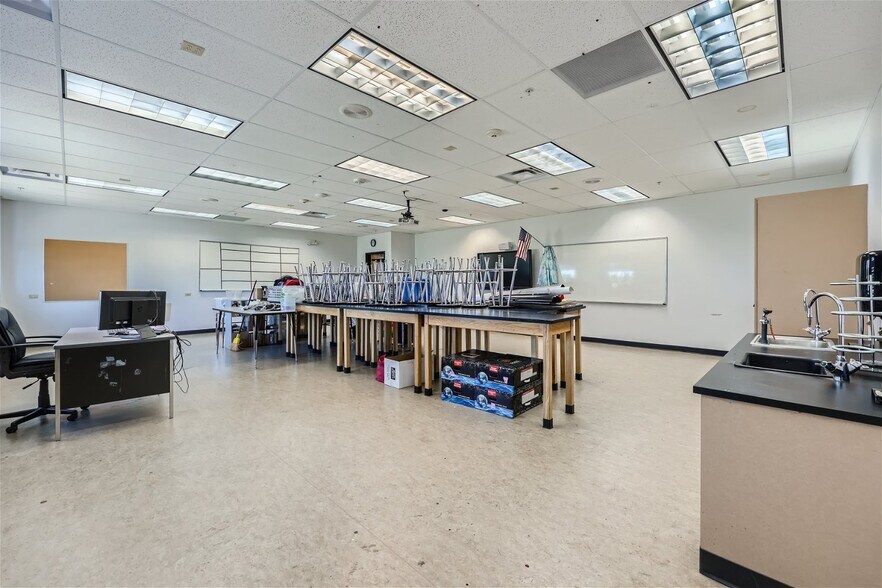 More Photos Of 801 Yosemite St, Denver Schools For Sale