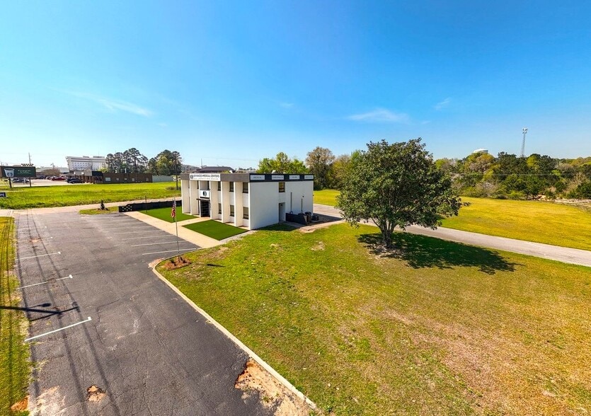 More Photos Of 926 Ross Clark Cir, Dothan Office For Lease