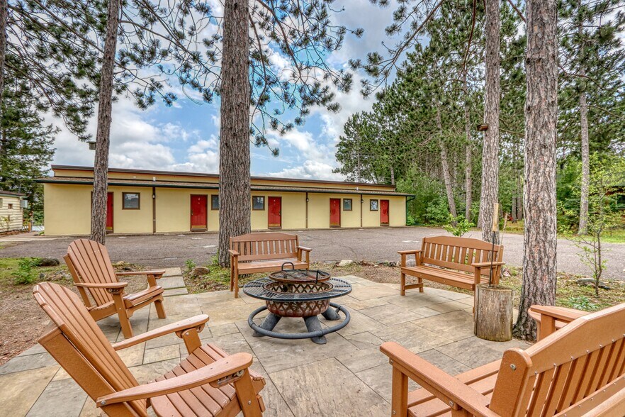 More Photos Of 10429 State Road 27, Hayward Hotel For Sale