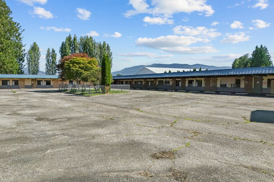 More Photos Of 1862 W State Route 20, Sedro-Woolley Hotel For Sale