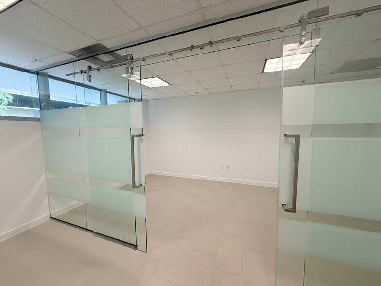 More Photos Of 150 SE 2nd Ave, Miami Office Residential For Sale