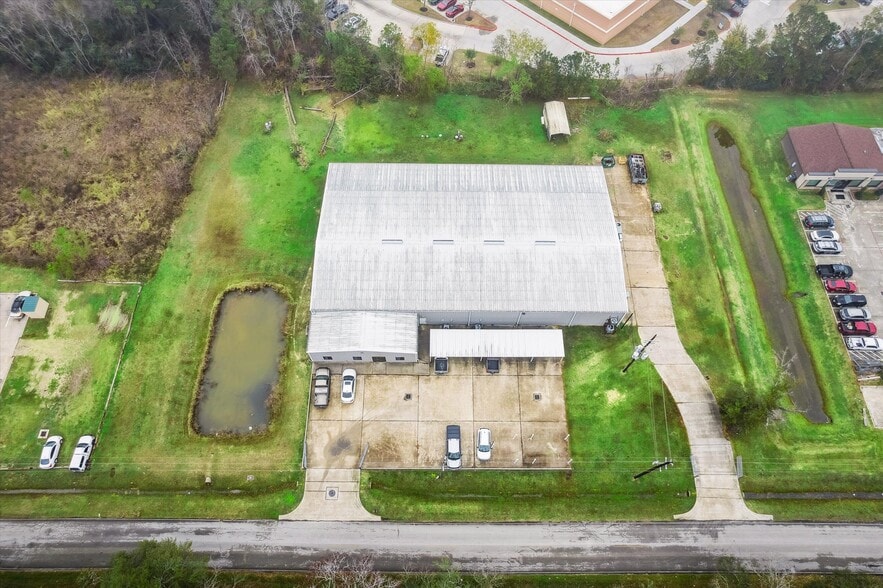 More Photos Of 15112 Welcome Ln, Houston Warehouse For Sale