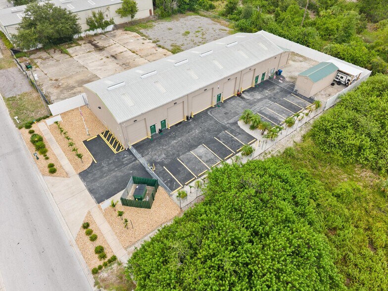 More Photos Of 743 Wesley Ave, Tarpon Springs Warehouse For Lease