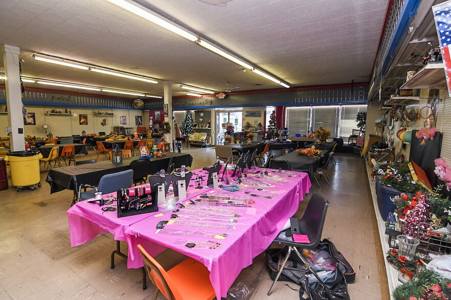 More Photos Of 106 W North Railroad St, Four Oaks Storefront For Sale