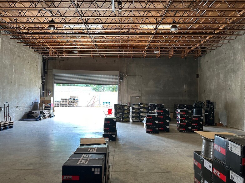 More Photos Of 11930 Goldring Rd, Arcadia Light Distribution For Sale