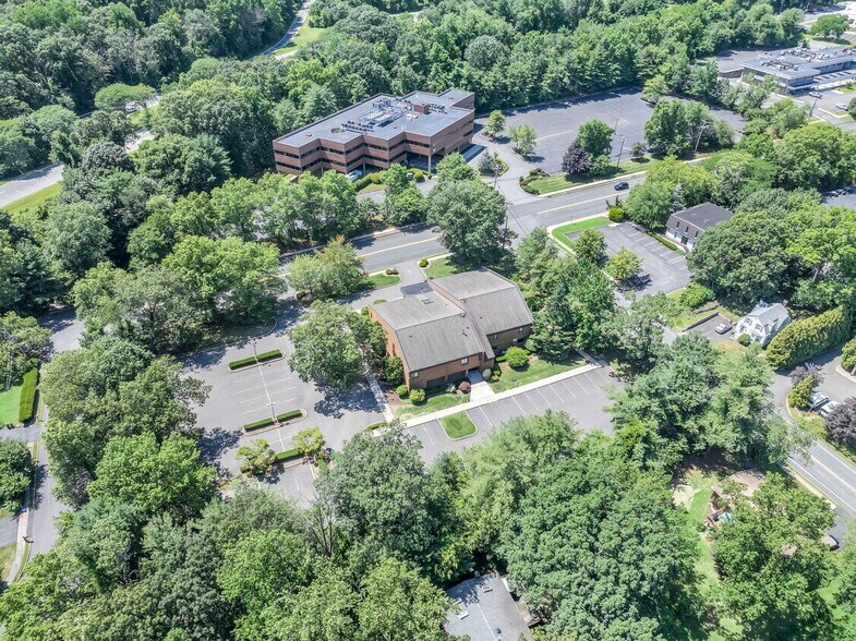 More Photos Of 101-105 Dutch Hill Rd, Orangeburg Office For Sale