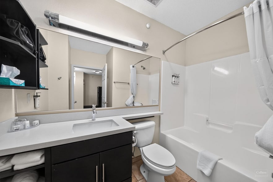 More Photos Of 1055 Waterford Commons Rd, Greenville Hotel For Sale