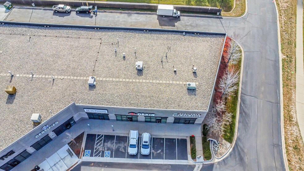 More Photos Of 2415 E Mulberry St, Fort Collins Showroom For Lease