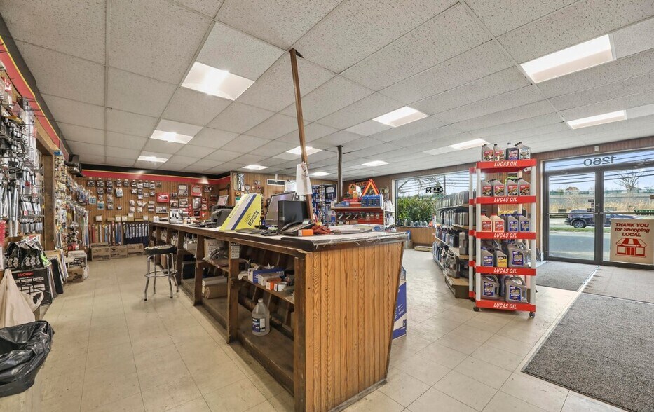 More Photos Of 1260 East St, Pittsfield Freestanding For Sale