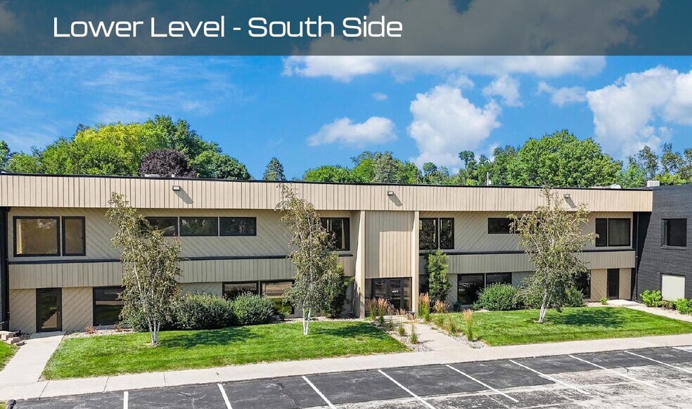 More Photos Of 2600 72nd St, Urbandale Office For Lease