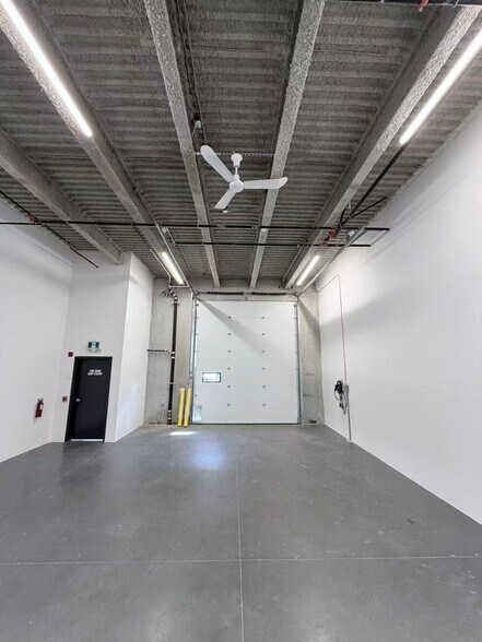 More Photos Of 3642 No. 4 Rd, Richmond Warehouse For Lease