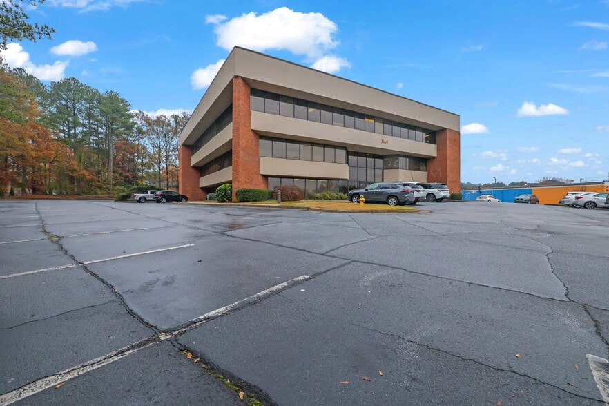 More Photos Of 3469 Lawrenceville Hwy, Tucker Office For Lease