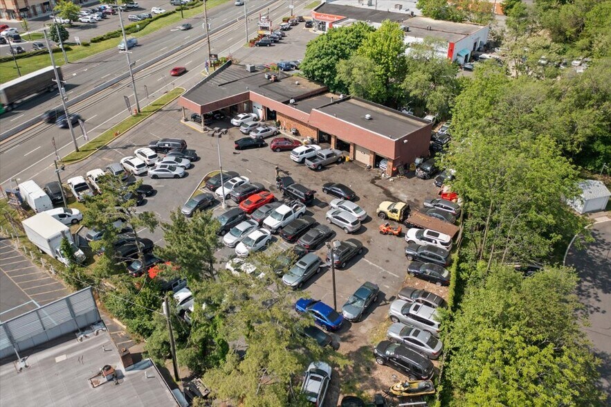 More Photos Of 4379 Route 130, Edgewater Park Auto Repair For Lease