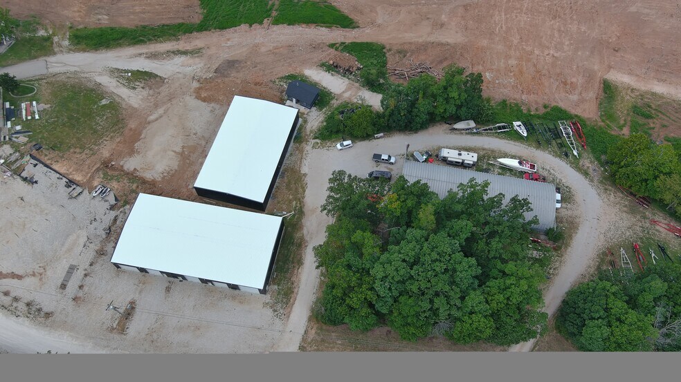 More Photos Of 100 Man Cave, Sunrise Beach Self Storage For Sale